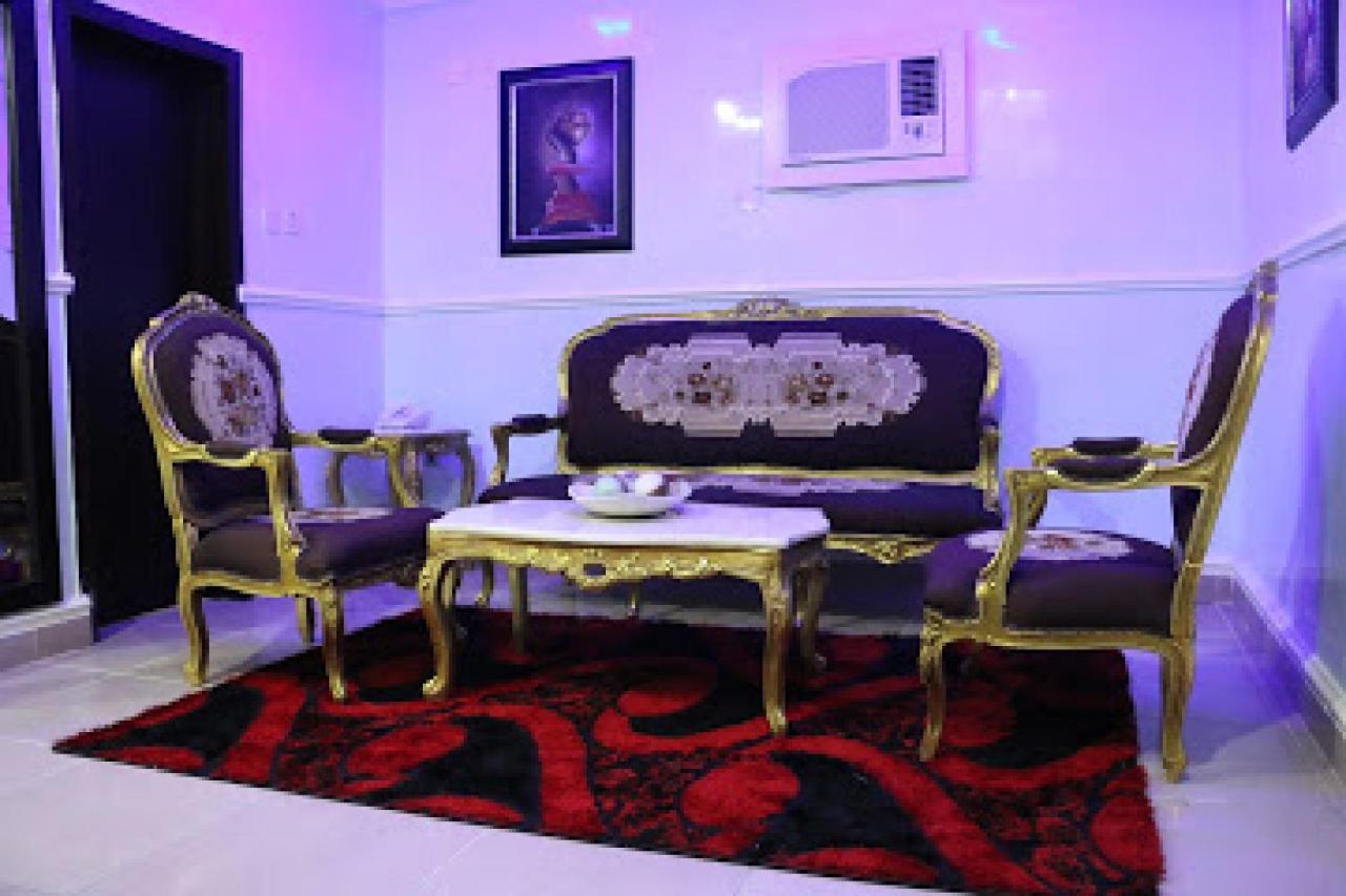 Room In Lodge - All Seasons Hotel-אוורי מראה חיצוני תמונה