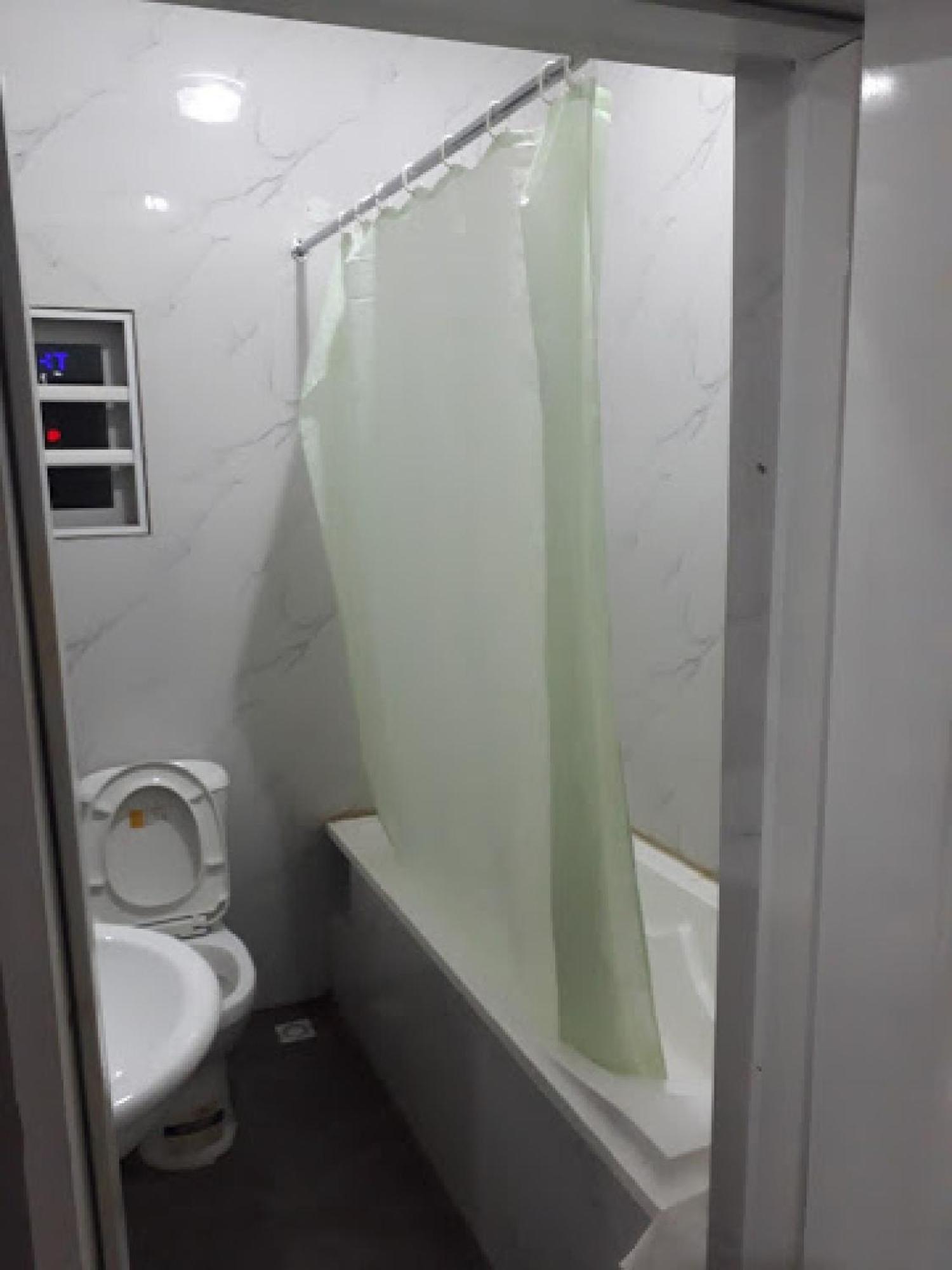 Room In Lodge - All Seasons Hotel-אוורי מראה חיצוני תמונה